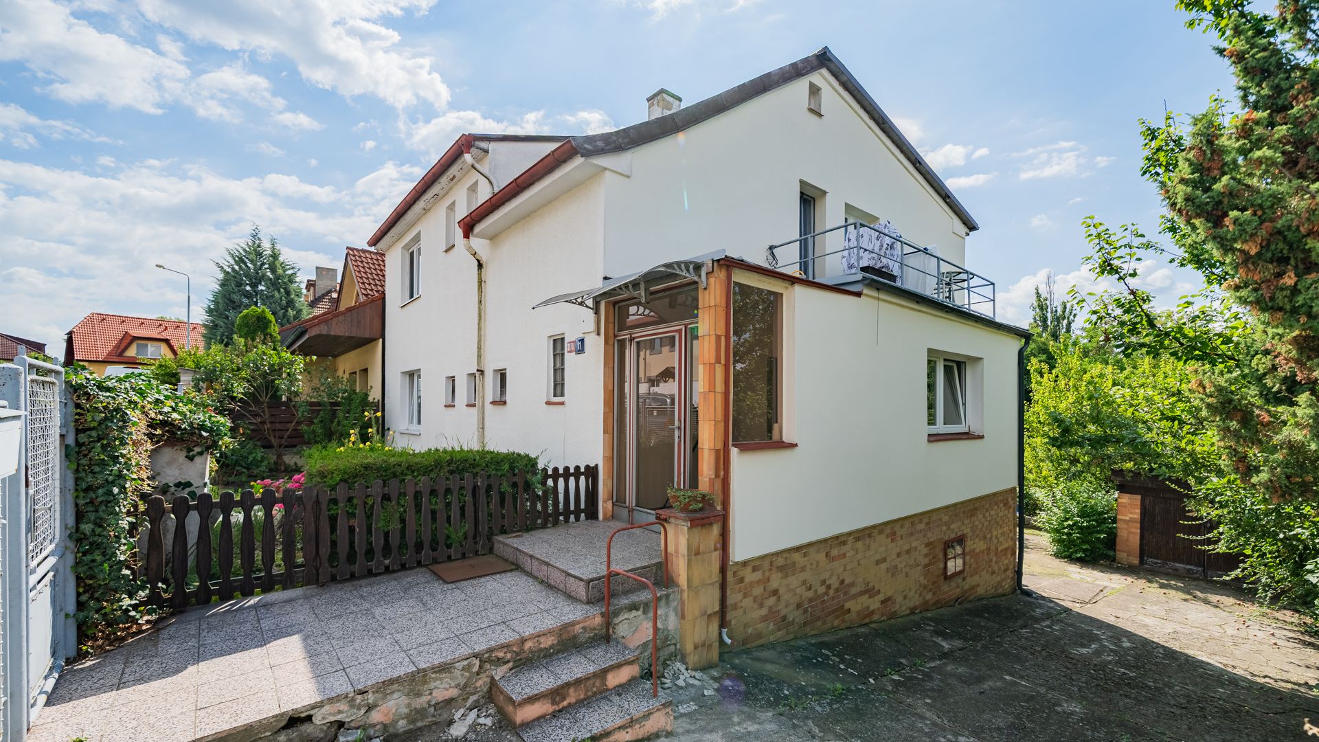 Rodinný dům Nad teplárnou – hlavní vstup